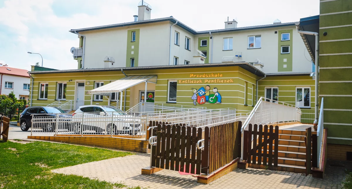 Niepubliczne Przedszkole i Żłobek Entliczek-Pentliczek w Płocku. Tu zaczyna się  szczęśliwe dzieciństwo