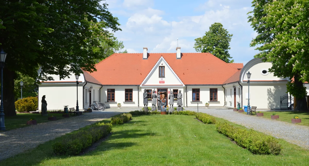 Dwór w Rościszewie. Historia tego miejsca wciąż się pisze