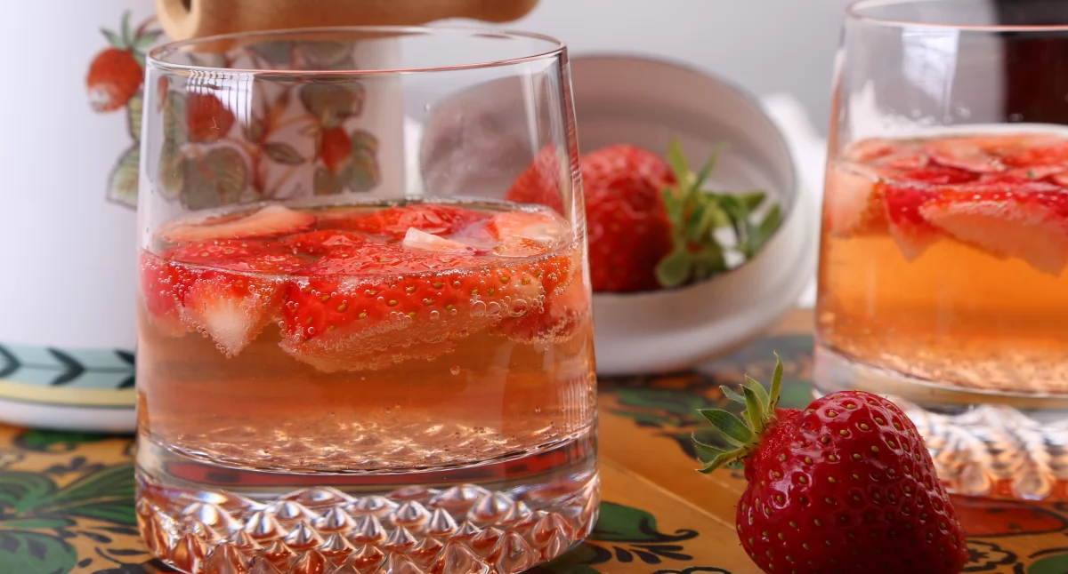 Przepisy kulinarne Izabeli Chudzyńskiej. Bowl truskawkowy
