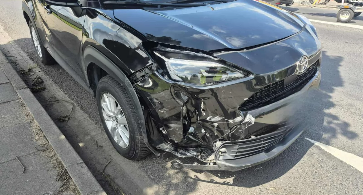 Płock. Utrudnienia na ulicy Portowej. Zderzyły się dwie osobówki