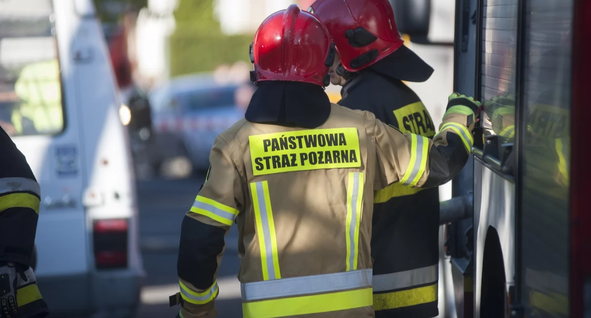Groźny pożar w Gąbinie. Kobieta trafiła do szpitala 