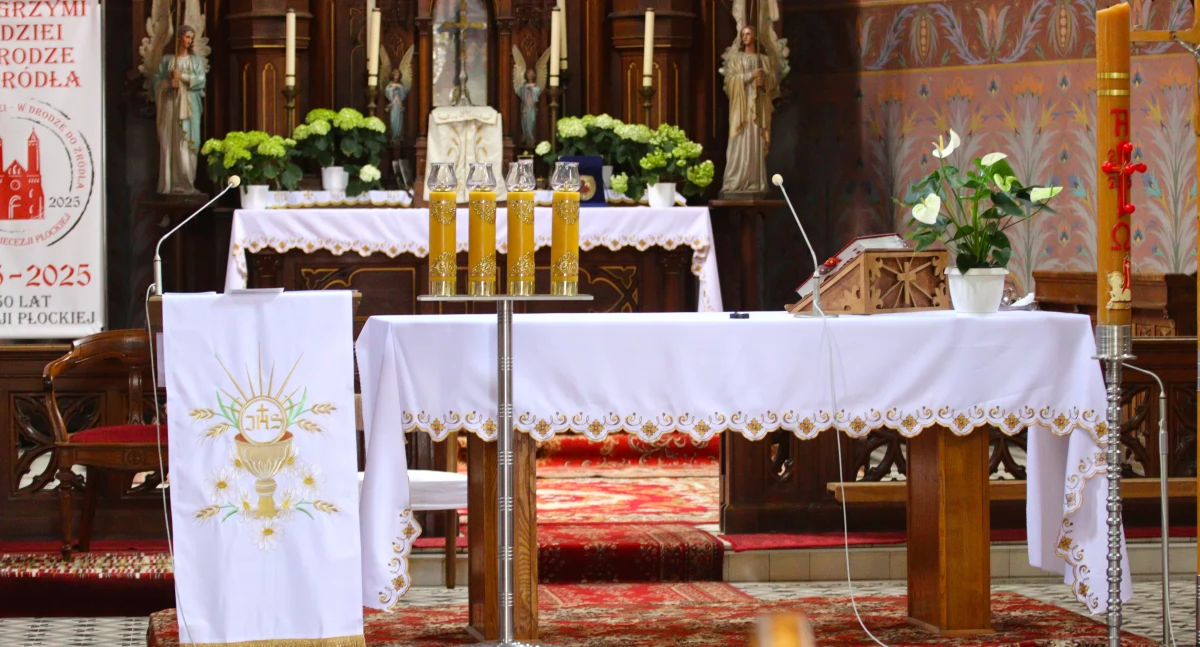 Zabytkowy kościół w Nowym Duninowie. Polichromia Drapiewskiego i XIX-wieczne organy
