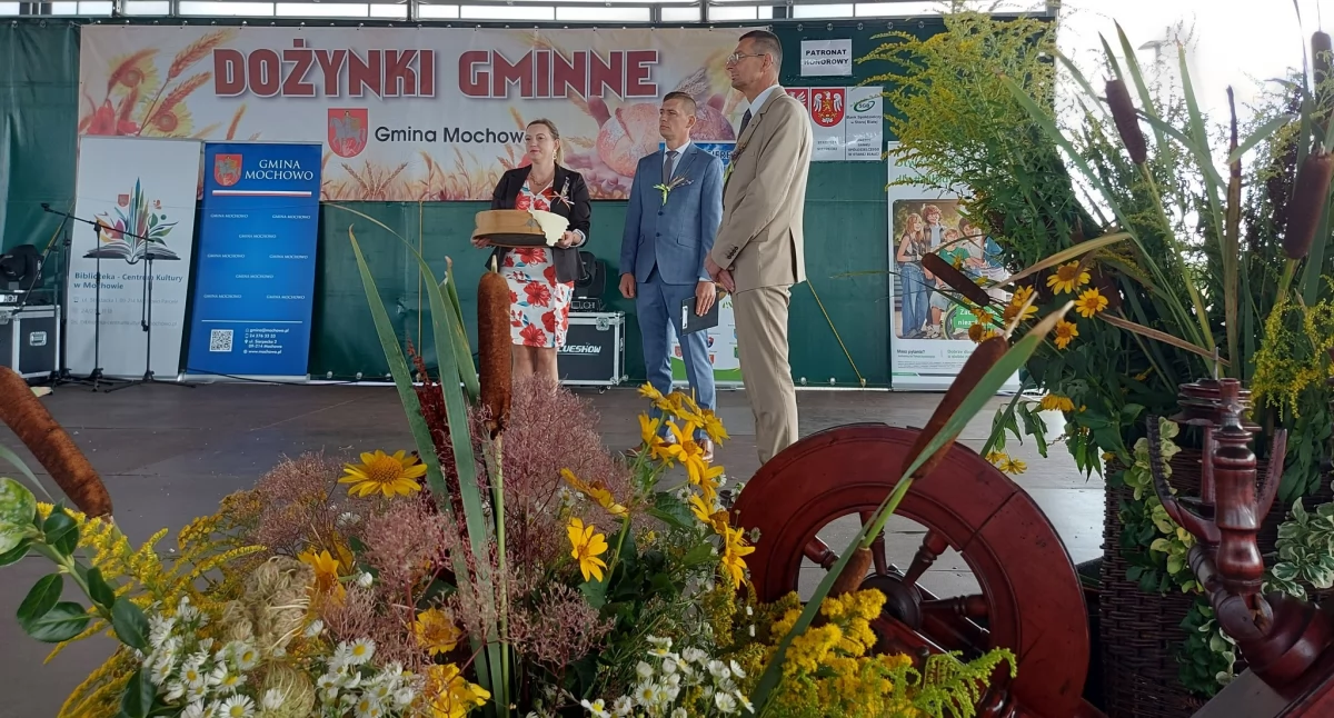Święto plonów w gminie Mochowo i dożynkowe dzieła sztuki