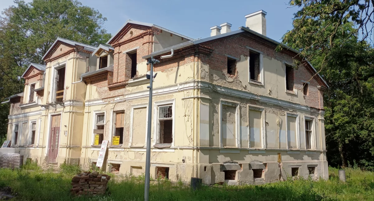 Dwór w Słupie zyskuje nowe życie. Miejsce, w którym urodziła się Maria Kownacka