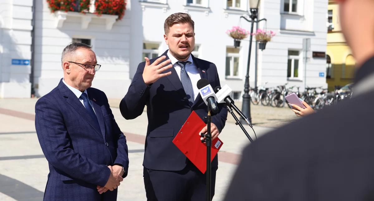 Płocki PiS ma wątpliwości. Tego uczyć mają rodzice, a nie szkoła! 