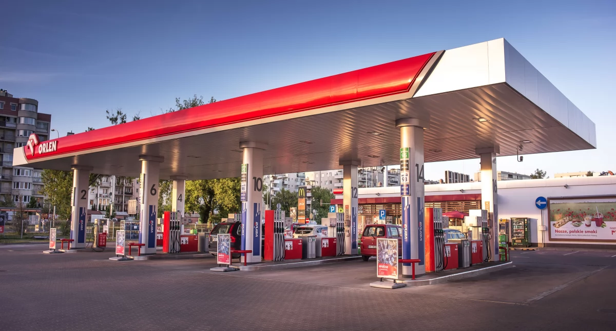ORLEN podsumowuje wakacyjną promocję. Miliony klientów tankowały taniej 