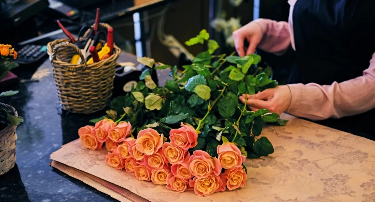 Florystyka w praktyce – jak wygląda praca z kwiatami na co dzień?