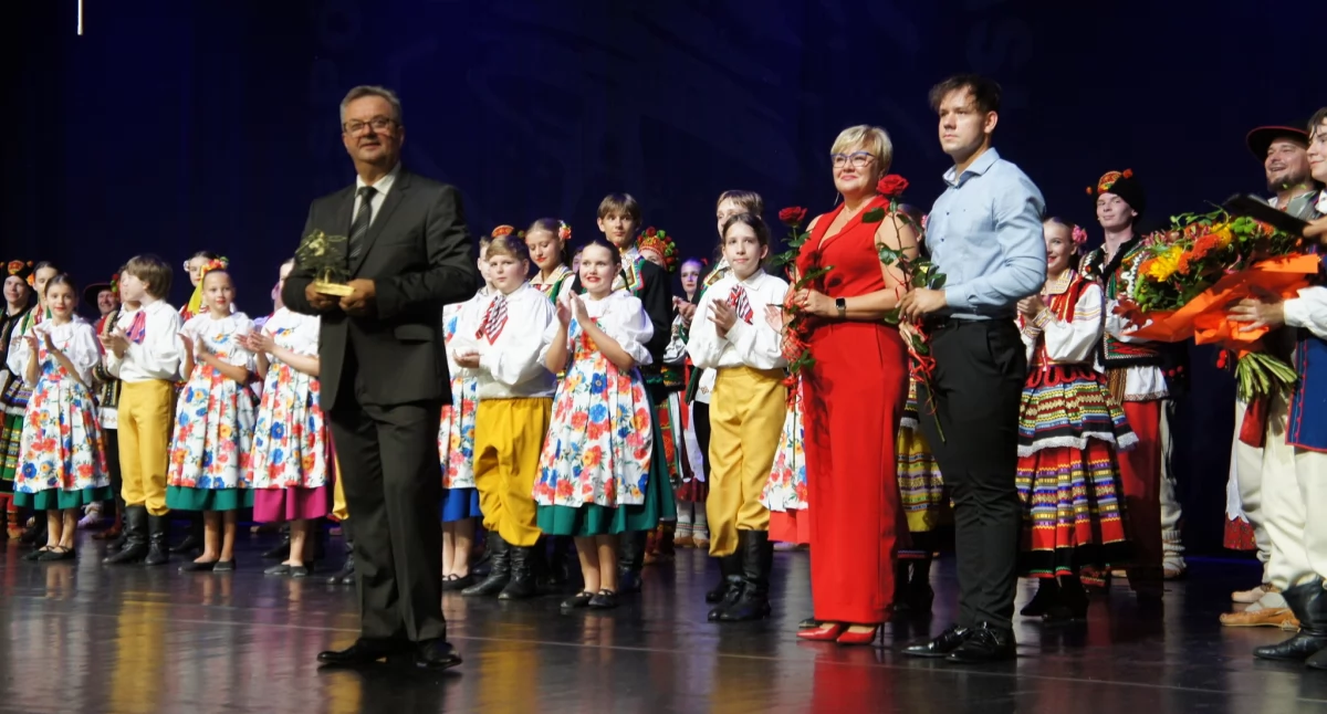 Jubileusz 30-lecia Zespołu Pieśni i Tańca „Wisła”. Lata wirujące w rytm oberka, kujawiaka i mazura