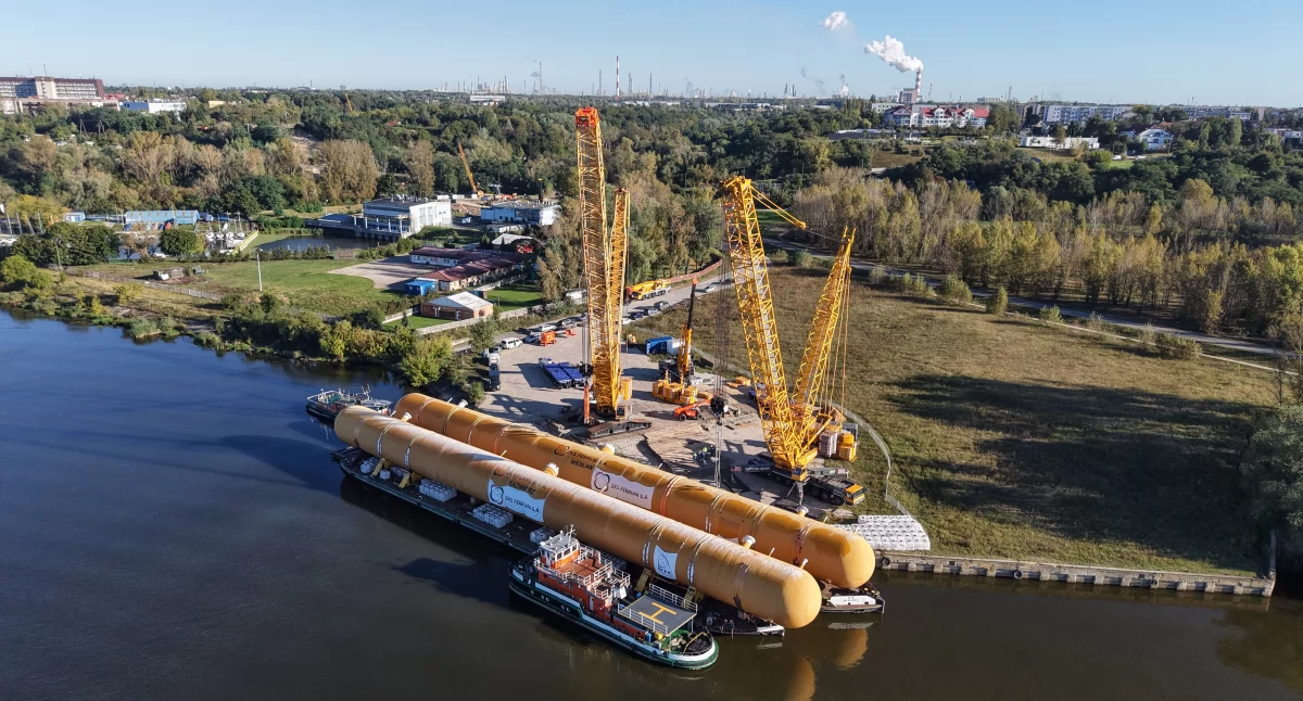 Kolosy wyruszają dziś w drogę! Z płockiego nabrzeża prosto do ORLENU