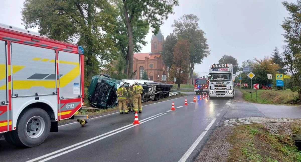 Cysterna w rowie. Utrudnienia w ruchu w Ciachcinie na DK-60 