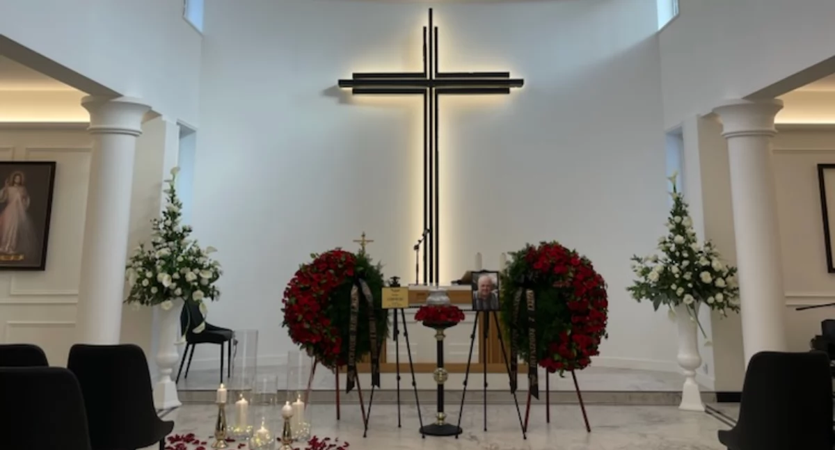 O czym nam wszystkim przypomina Święto Zmarłych? Można wybrać urnę, piosenkę i limuzynę