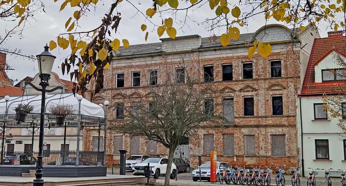 Ta kamienica w centrum Płocka czekała latami. Teraz wreszcie coś się zmieni!