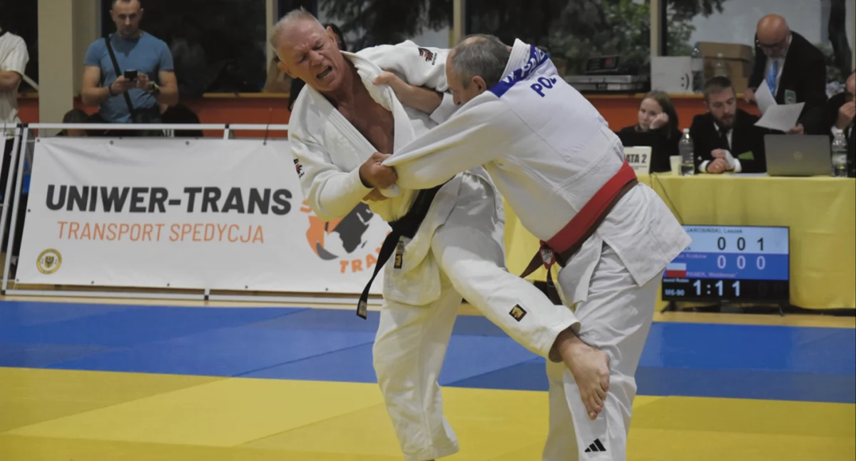 Mistrzostwa Polski Weteranów i Amatorów w judo we Wrocławiu. Leszek Jarosiński na podium