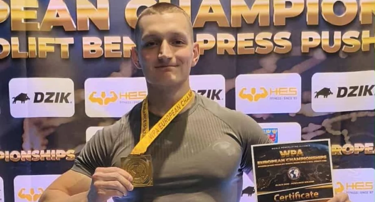 Siłacz z medalami. Funkcjonariusz z Zakładu Karnego w Płocku w gronie najlepszych w Europie