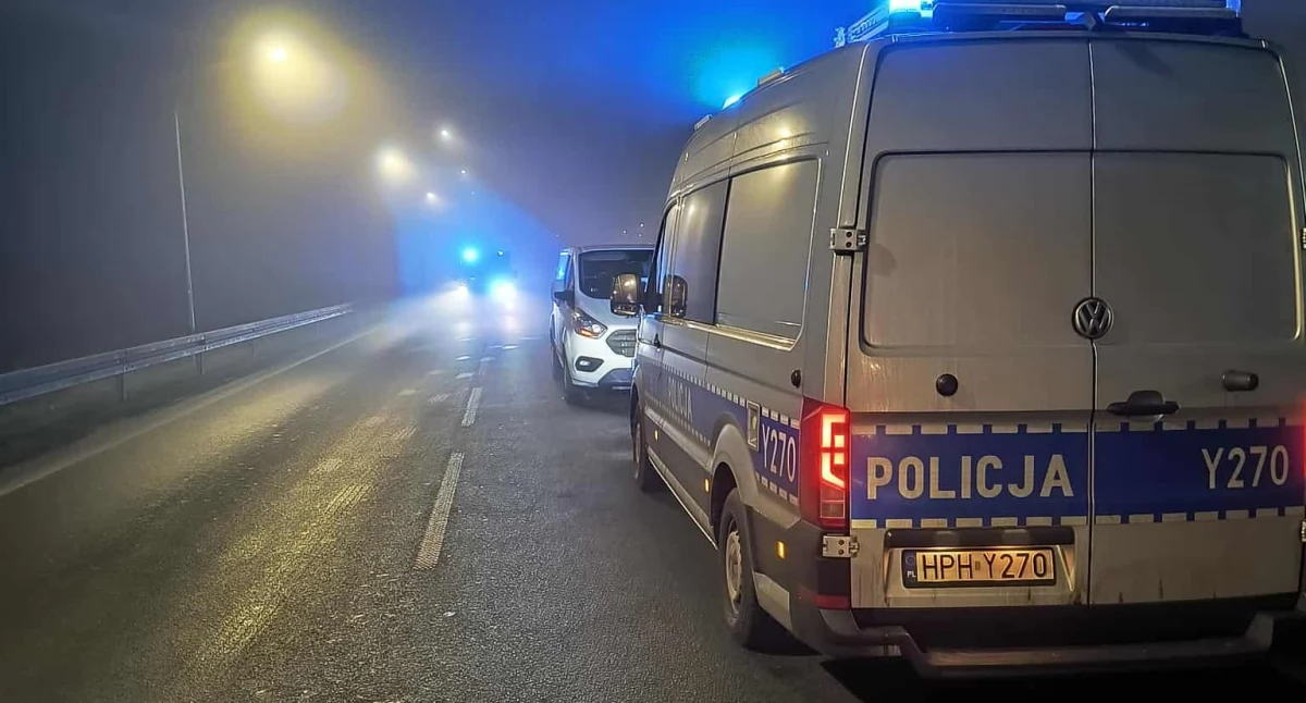 Kierowca ciężarówki zasnął za kierownicą. Utrudnienia na obwodnicy Płocka 