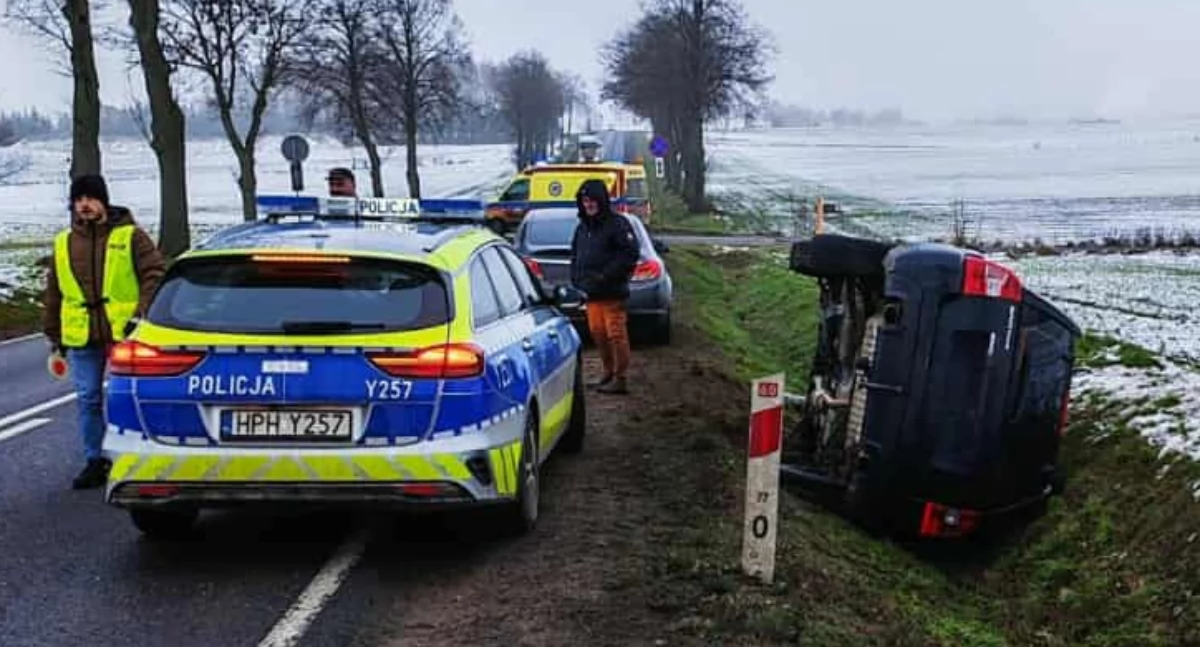 Kierowca zasłabł za kierownicą. Wypadek w Brochocinie