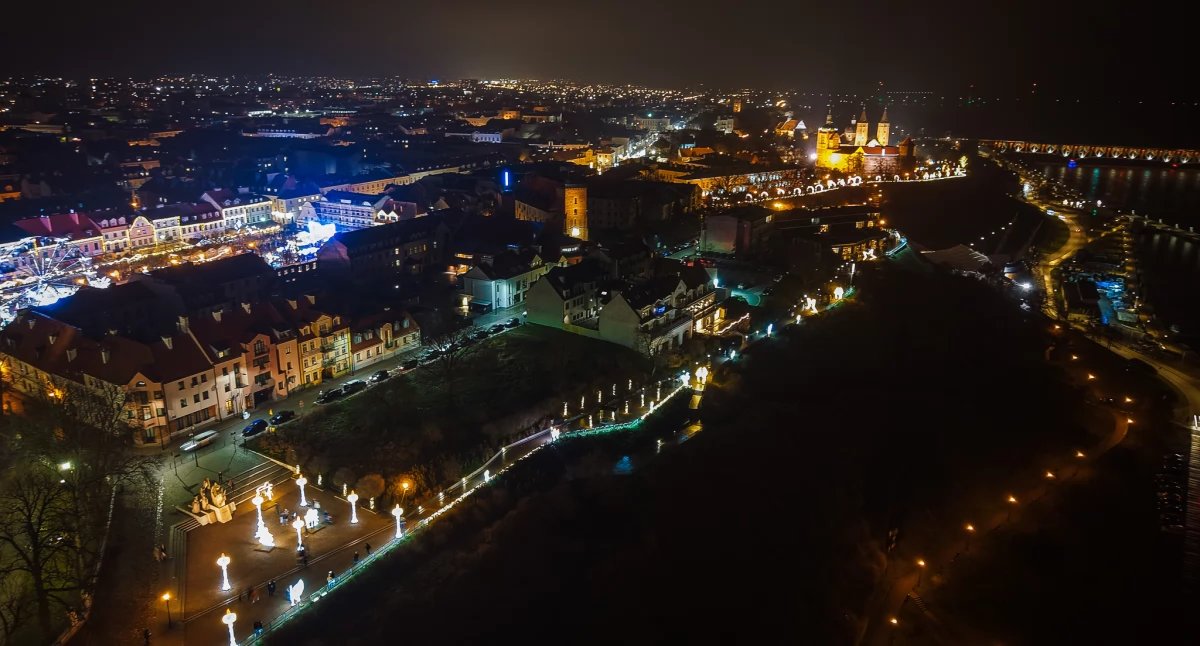 Płockie Ogrody Światła 2025 JUŻ OTWARTE! [Zdjęcia] Dwukrotnie większa iluminacja na Wzgórzu Tumskim
