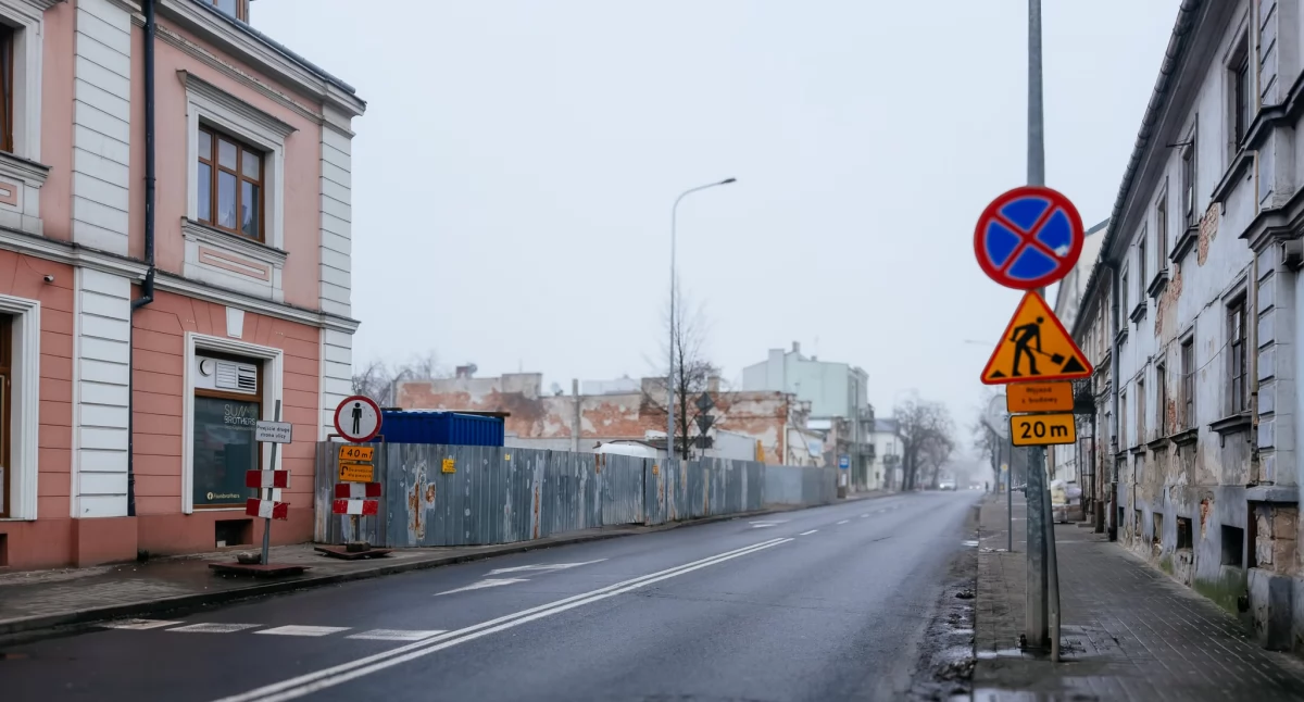 Utrudnienia w ruchu w centrum Płocka potrwają dłużej niż zakładano
