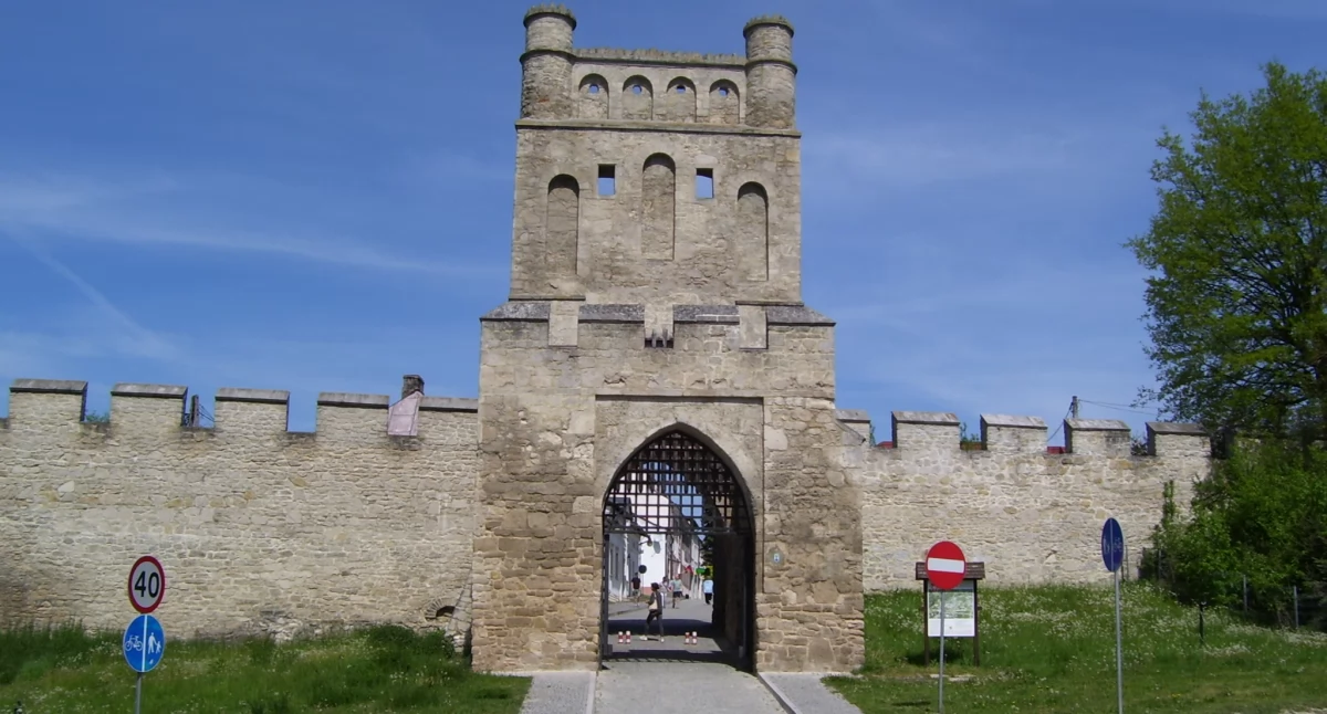Szydłów – zjawiskowe miasteczko na południu Gór Świętokrzyskich