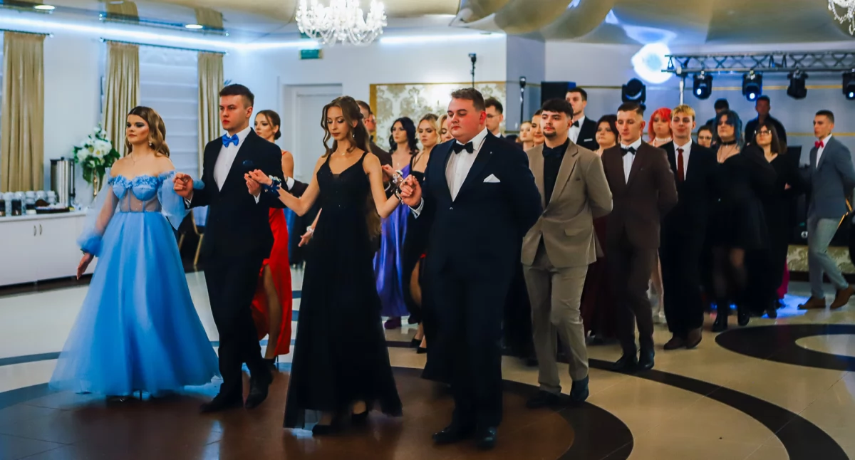 Studniówka „Ekonomika” w Złotej Podkowie [ZDJĘCIA-FILM]