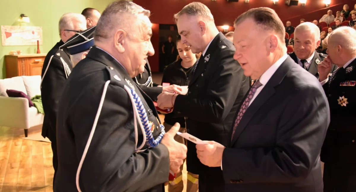 Krzysztof Kamiński, prezes OSP KSRG Łąck odznaczony. Wyjątkowy jubileusz strażaków w Płocku