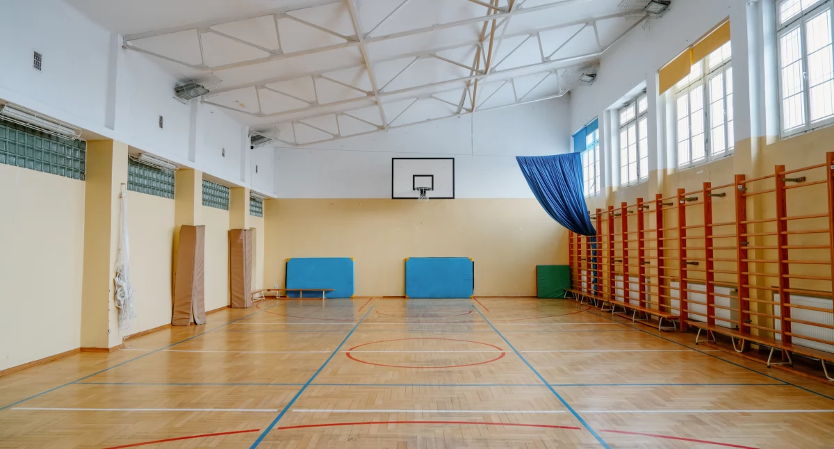 Płocka „Dwunastka” będzie miała nową salę gimnastyczną. Wpłynęły oferty od projektantów