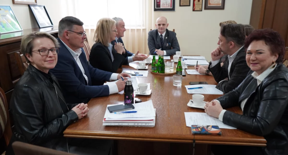 Powiat płocki rusza z kolejnymi przetargami. Chodzi o drogi, ścieżki rowerowe i chodniki