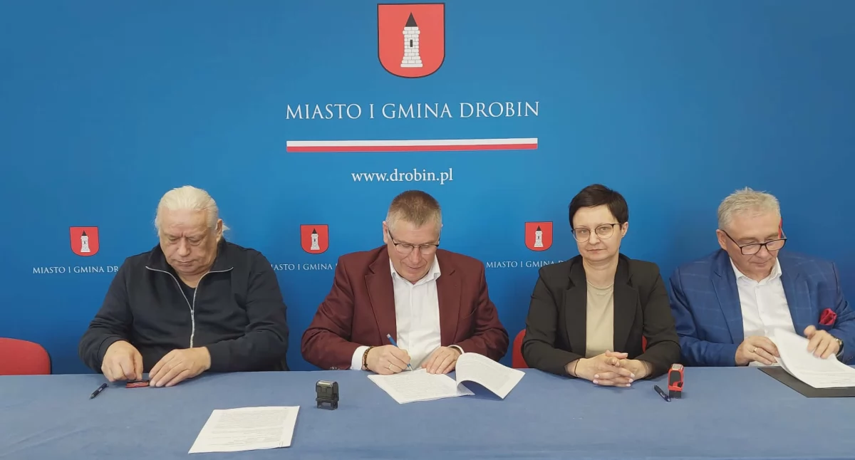 Kanalizacja i przydomowe oczyszczalnie w gminie Drobin. Umowy podpisane