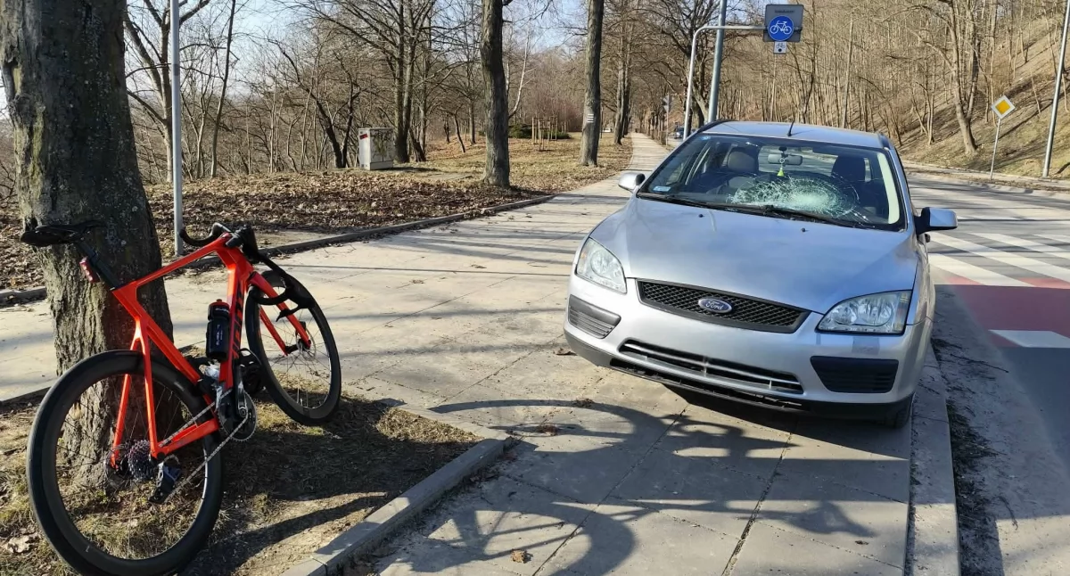 Nie ustąpił rowerzyście pierwszeństwa... Potrącenie na ul. Mostowej w Płocku