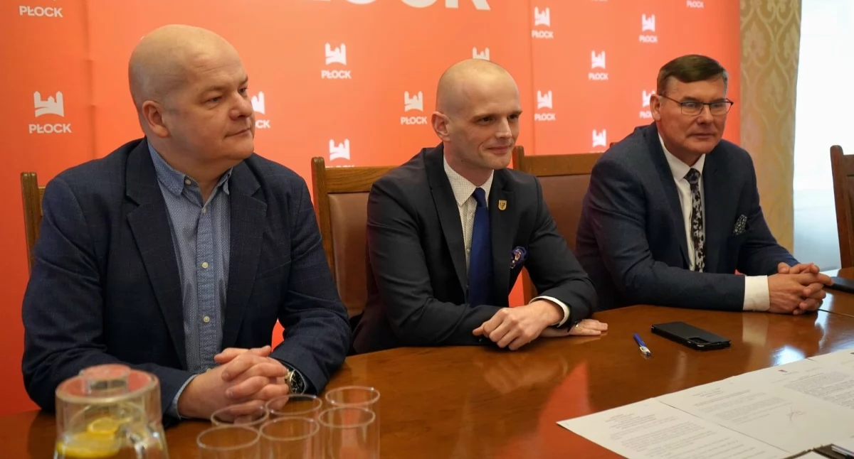 Przy Starostwie Powiatowym w Płocku powstanie schron. Akt notarialny został podpisany
