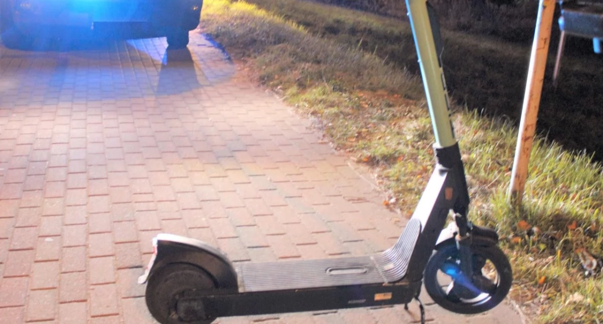 Prawie wjechał hulajnogą w radiowóz. Pijany 36-latek na ul. Kilińskiego w Płocku 