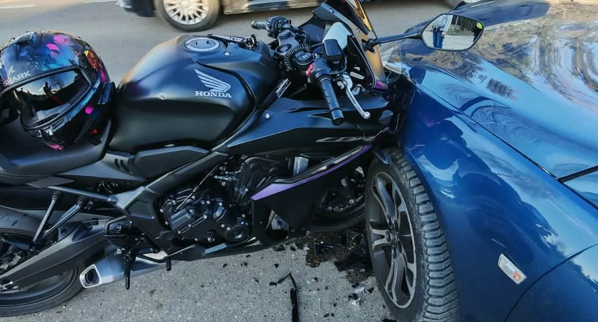 Niebezpieczne zdarzenie w Maszewie Dużym (pow. płocki). Kierowca Opla nie ustąpił pierwszeństwa motocyklistce