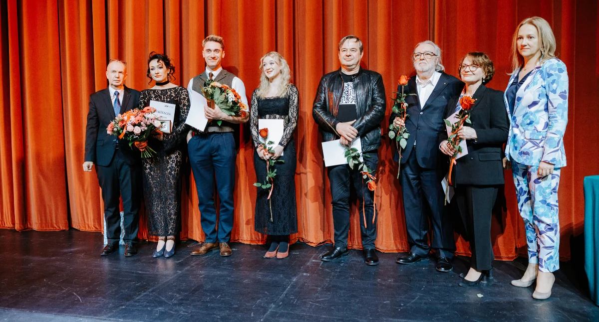 Premiera „Ubu Króla...”, Medal Senatu RP, Srebrna Maska dla najlepszych aktorów
