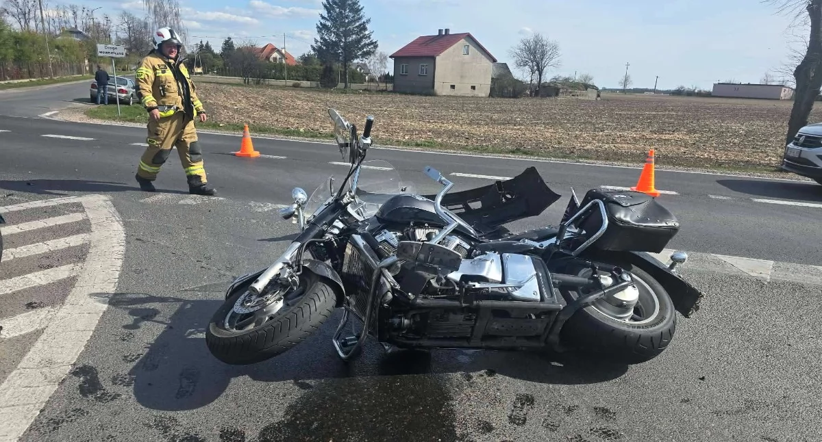 Drobin. Kierowca BMW nie ustąpił pierwszeństwa motocykliście, potem oddalił się z miejsca zdarzenia