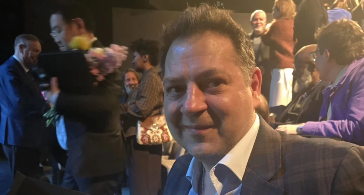 Pochodzi  z Płocka. Został doceniony w związku z finałem prestiżowej nagrody literackiej