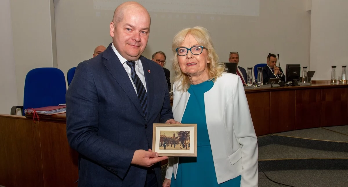 Wieloletnia płocka dziennikarka uhonorowana medalem „Zasłużony dla Płocka”