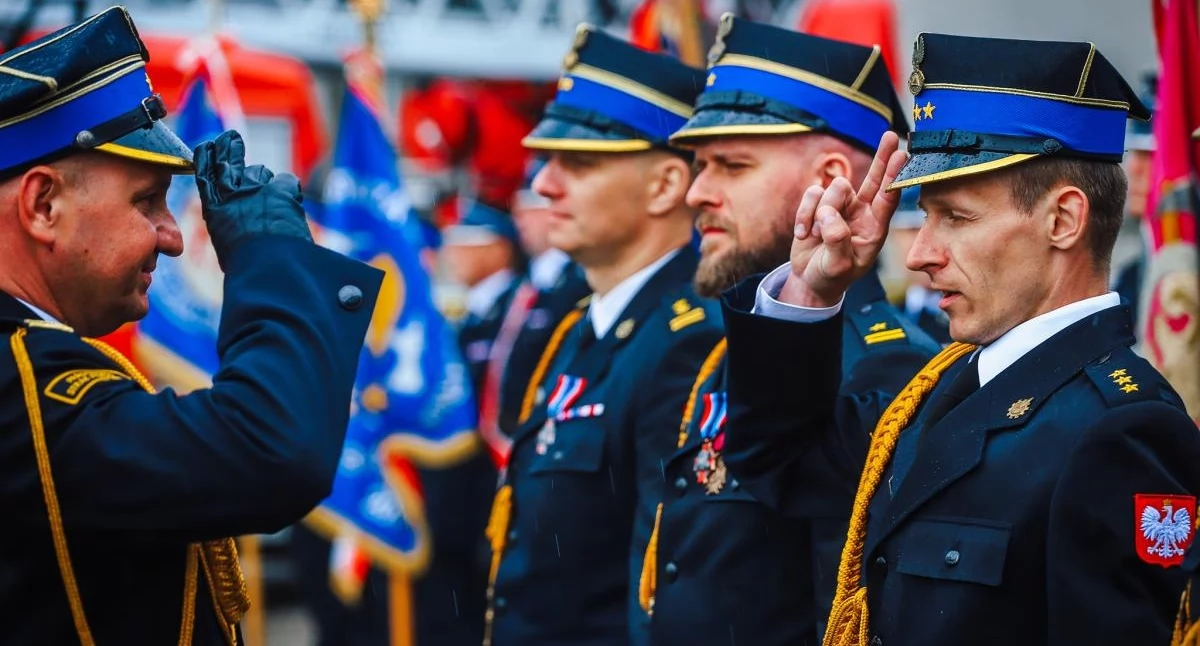 Strażacy świętowali, były wyróżnienia i awanse. „Cieszycie się zaufaniem społecznym nie przez przypadek”
