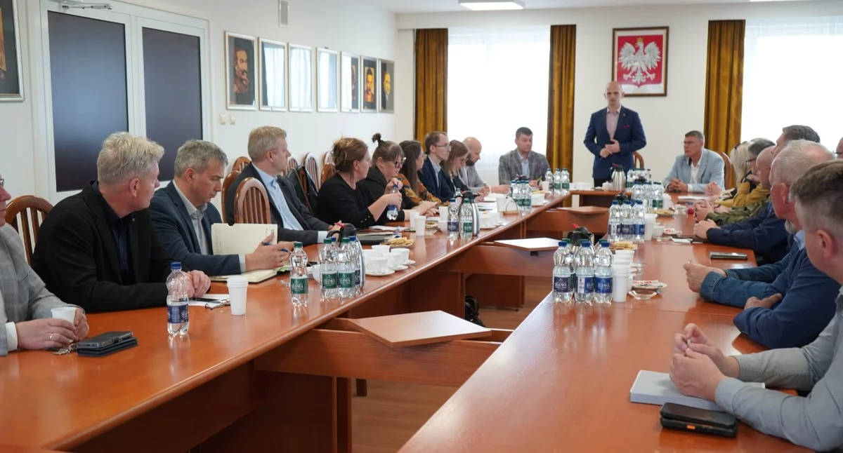 Posiedzenie Powiatowego Zespołu Zarządzania Kryzysowego w sprawie ptasiej grypy