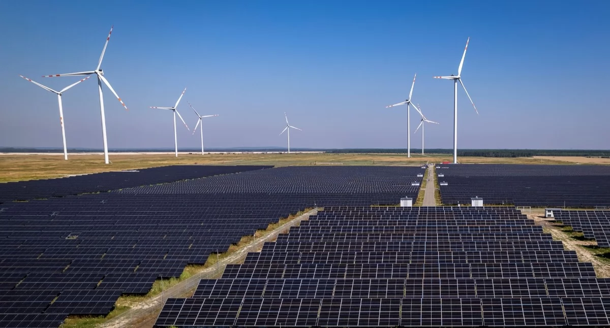 Ponad 334 MW docelowej mocy w Wielkopolsce dzięki spółce z Grupy ORLEN. Gigantyczna farma fotowoltaiczna może zasilić 100 tysięcy domów