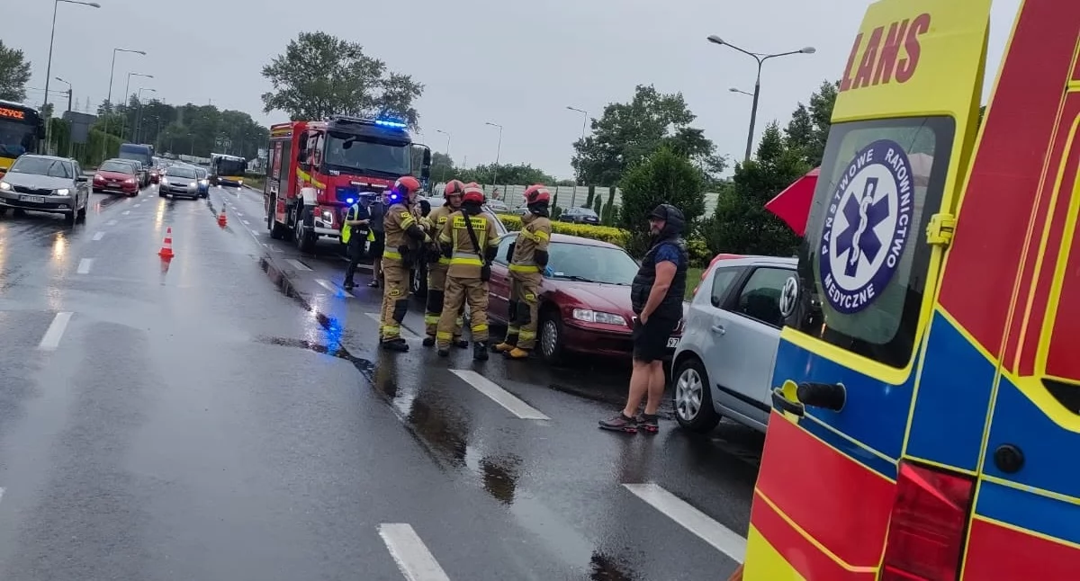 Zderzenie trzech aut na ul. Wyszogrodzkiej w Płocku