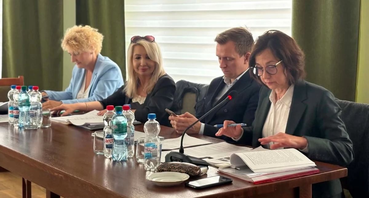 Wotum zaufania i absolutorium dla Iwony Sierockiej