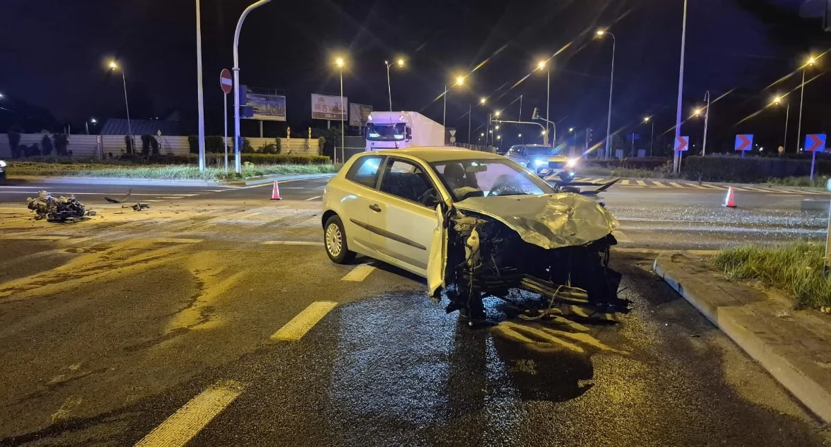 Wypadek na rondzie w Płocku. Wśród rannych dwoje dzieci [FOTO]