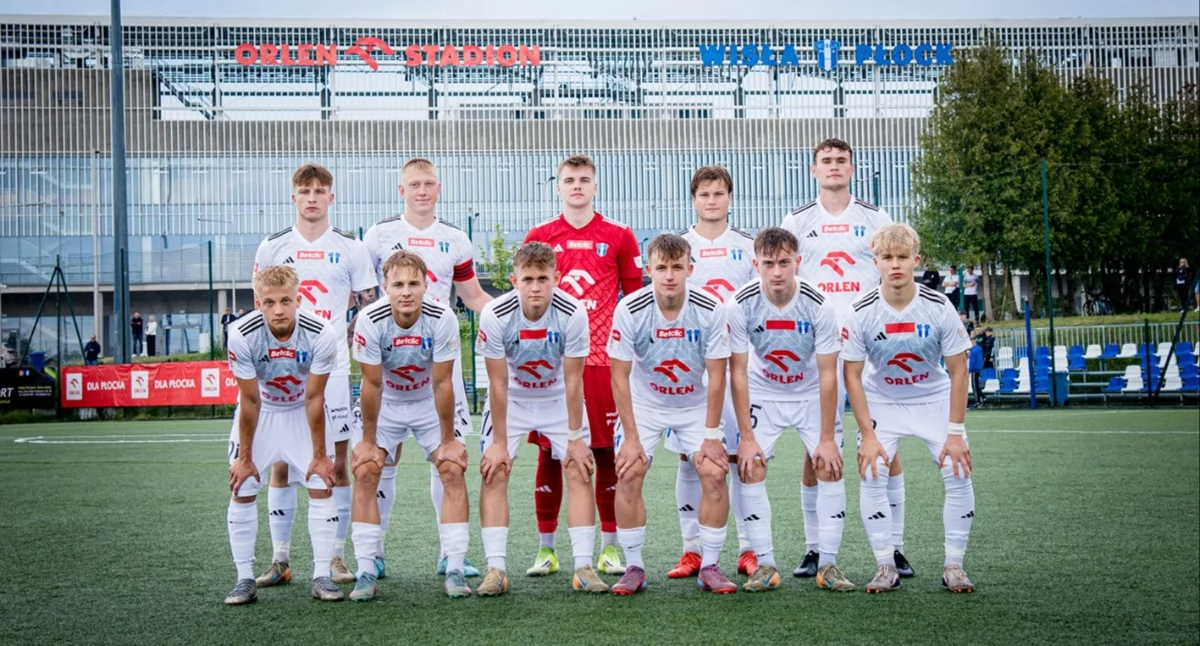 Znakomity sezon Wisły II Płock w 3. lidze i w Mazowieckim Pucharze Polski. W nowy sezon z nowym trenerem