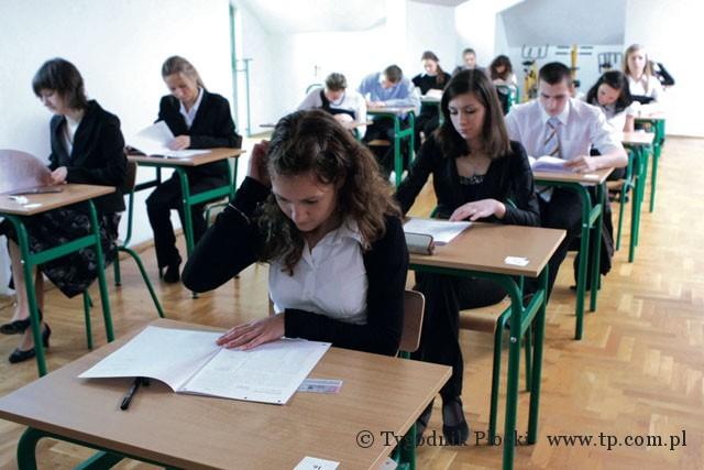 Maturzyści rozpoczęli egzamin