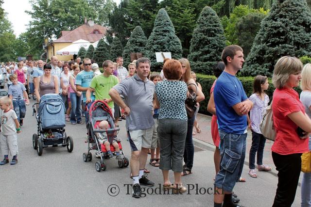 Odwiedzający szturmują zoo