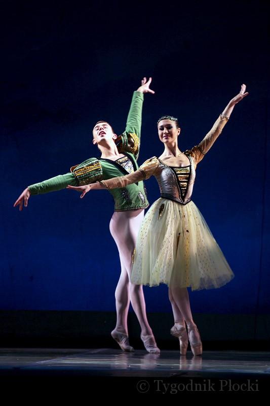 RUSSIAN NATIONAL BALLET JEZIORO ŁABĘDZIE w Płocku [ZDJĘCIA]