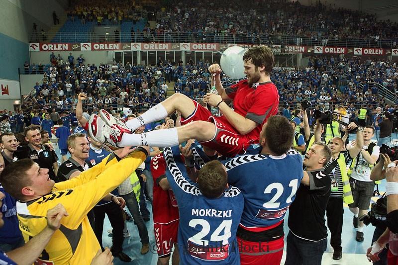 Mistrz, mistrz ZKS - Wisła Płock mistrzem Polski 2011 - ZDJĘCIA