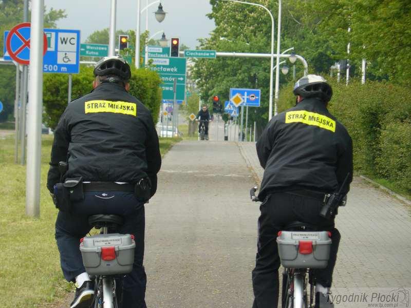 Strażnicy miejscy na rowerach