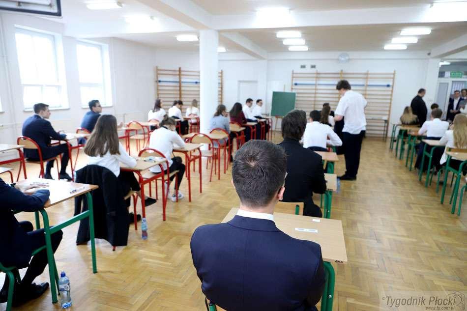 Alarmy bombowe w płockich szkołach