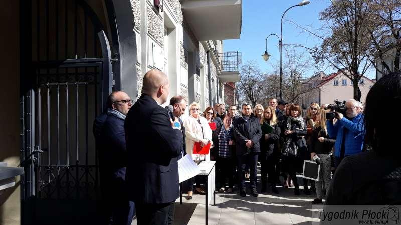 Koniec remontu kamienicy przy ul. Sienkiewicza 38. Lokatorzy dostali klucze